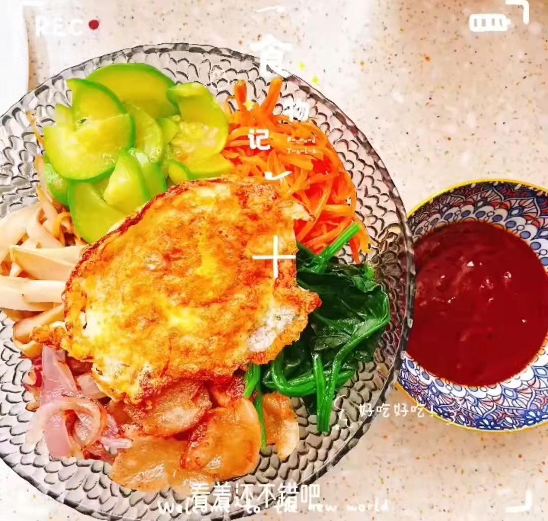 韩国小伙送邻居2箱菜，邻居回赠韩式拌饭，网友：远亲不如近邻