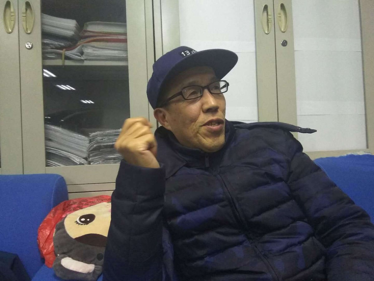 64岁老人北漂11年，掏马桶、摆地摊、做保洁，攒300万为儿买婚房