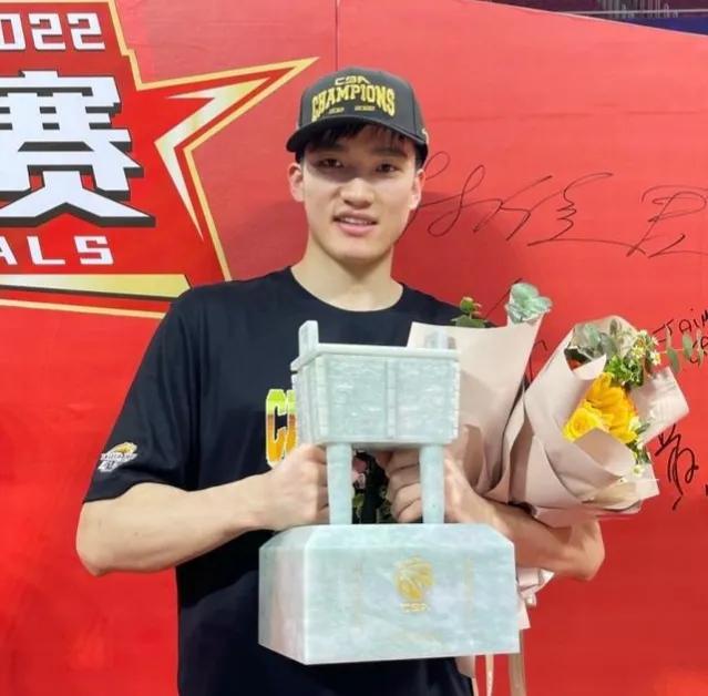 辽宁男篮夺冠李晓旭,赵继伟郭艾伦张镇麟李晓旭