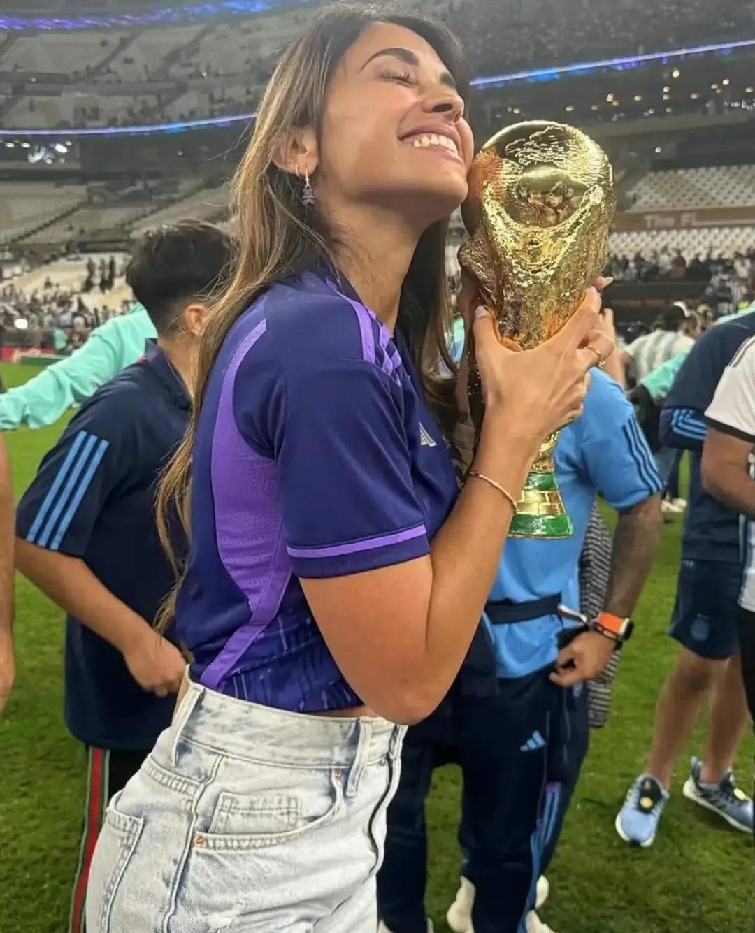 梅西与安东内拉就是童话故事,探寻梅西对安东内拉的真实感情