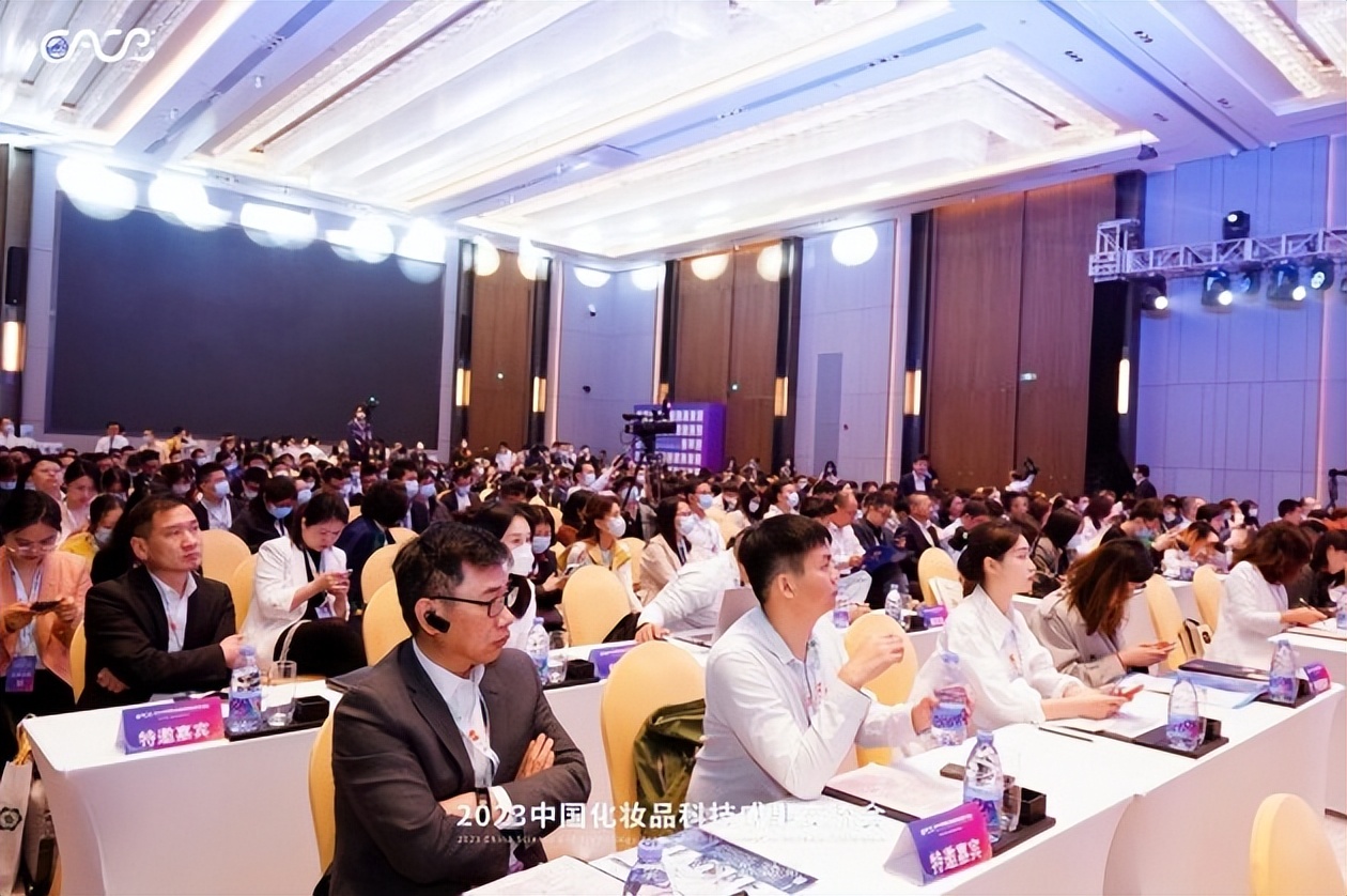 美妆品牌花皙蔻,花皙蔻纯净甄选