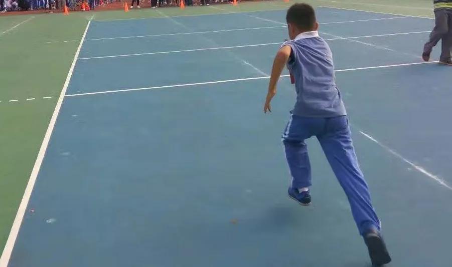 小学生放学先写作业还是先运动,放学时先写作业还是先玩耍