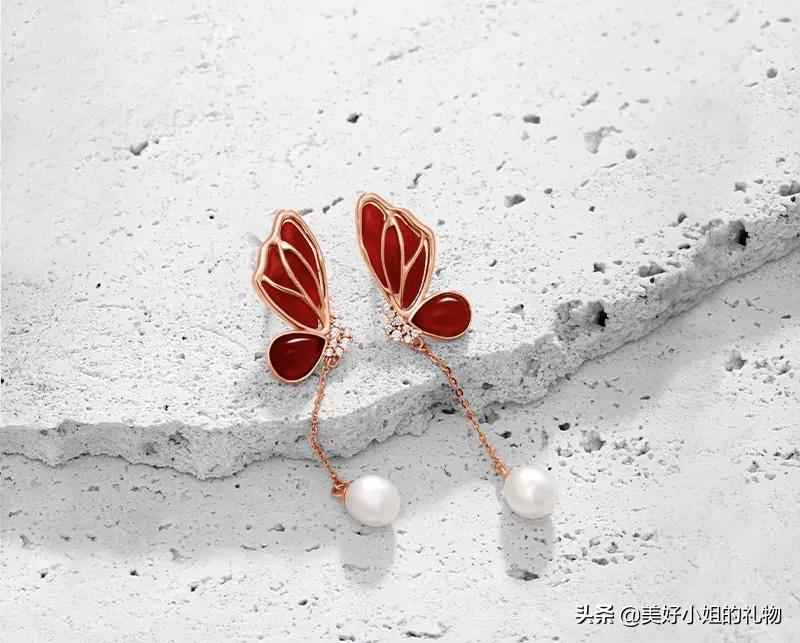 母亲节礼物项链黄金推荐,母亲节礼物排行榜前十名黄金饰品