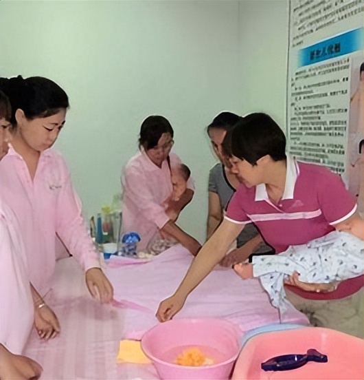 90后转行做月嫂,90后小伙转行做催乳师