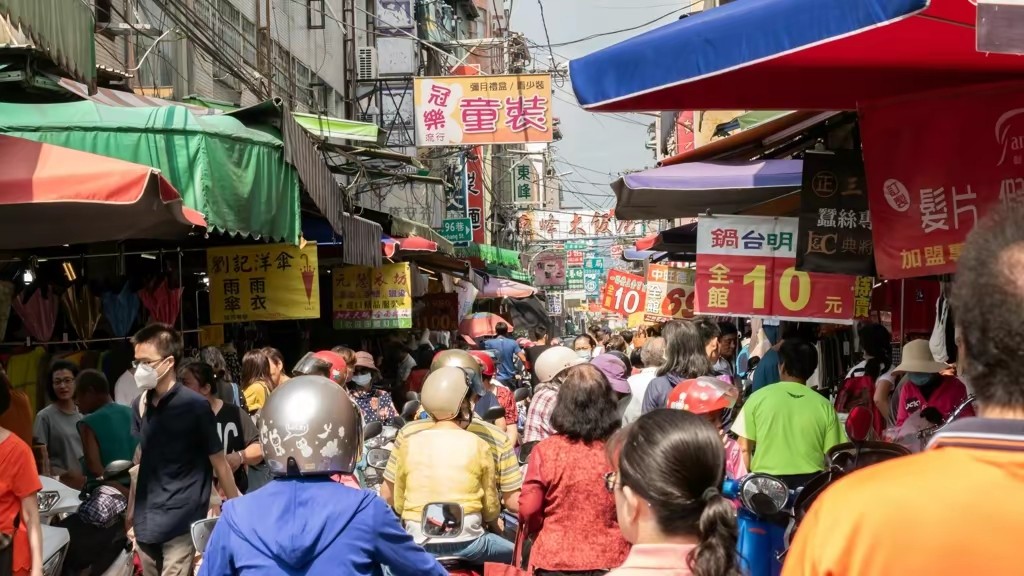 用大陆“补贴”讨好美国？岛内状况一团糟，台当局持续向美送钱