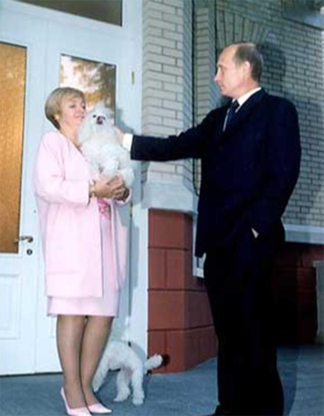 普京出任总统当晚视频,普京当选总统后流泪讲话视频