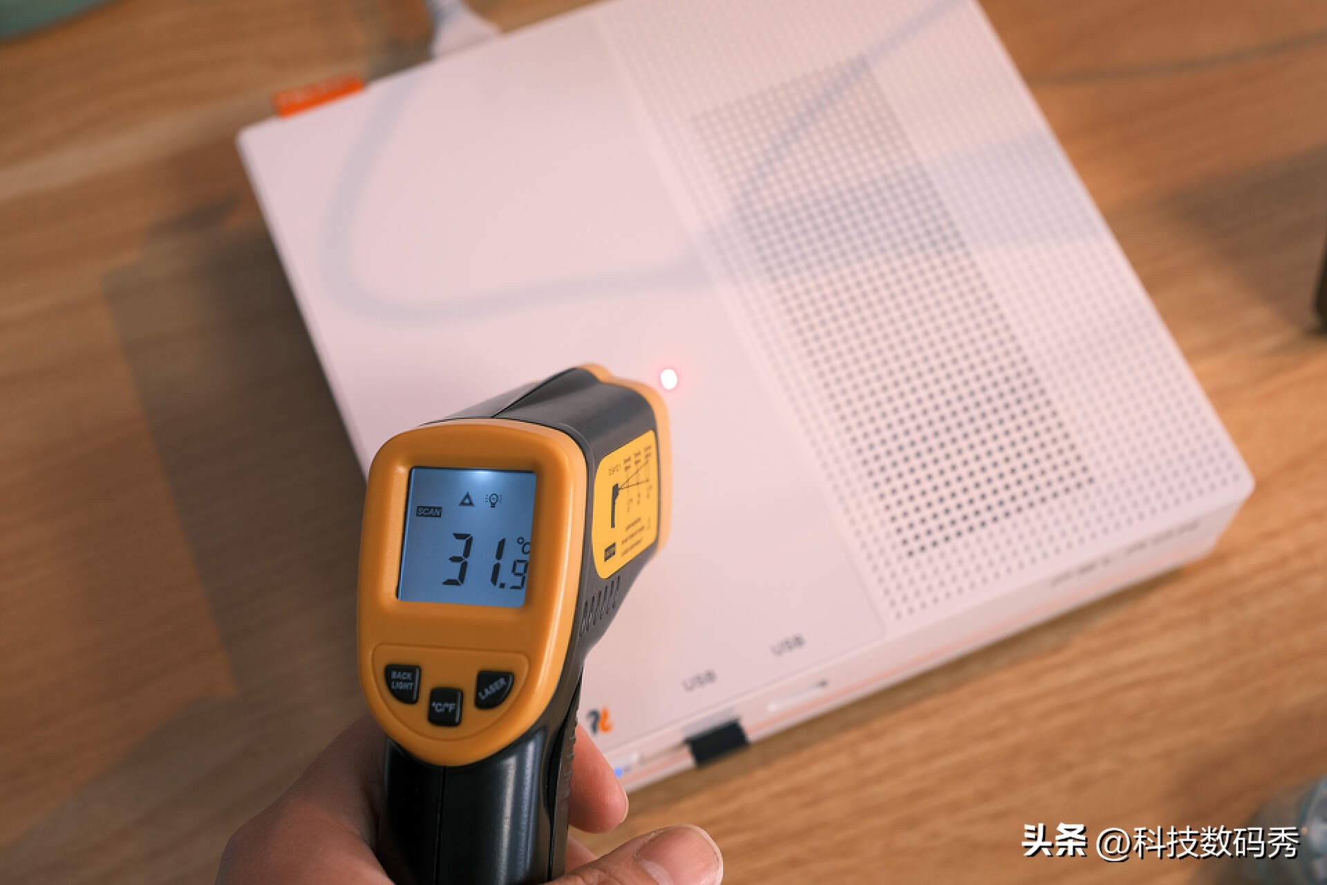 搭载独立显卡的一体电脑,磐镭hi-3迷你pc评测