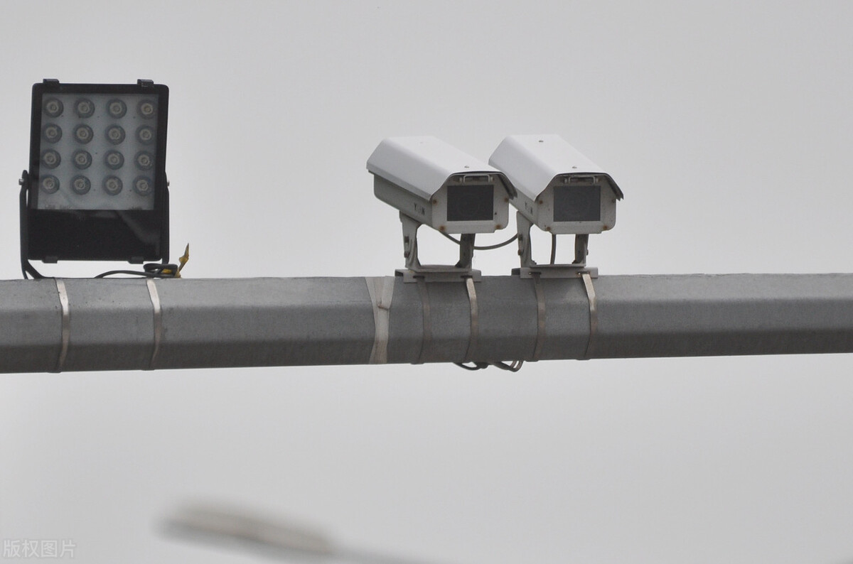 开车路上各摄像头的作用,行车路上的摄像头