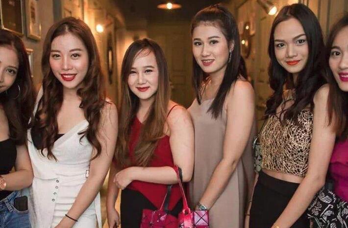 泰国曼谷最火爆的辉煌街,泰国曼谷的著名夜店