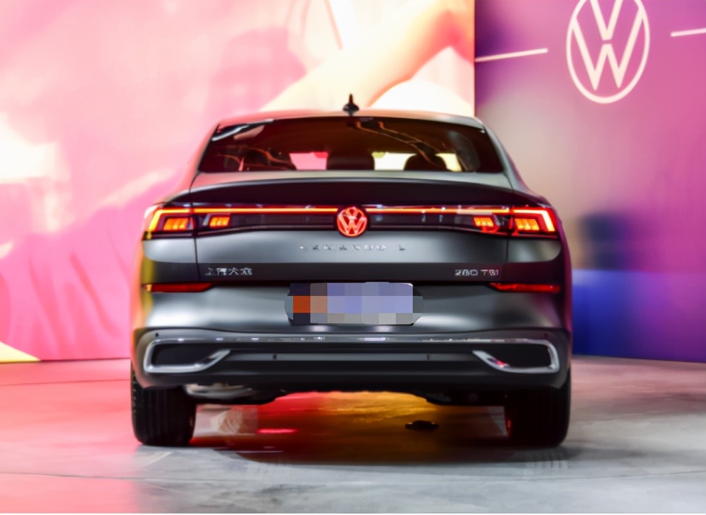 21款凌渡和21款思域哪个值得入手,凌渡1.8t和思域1.5哪个好