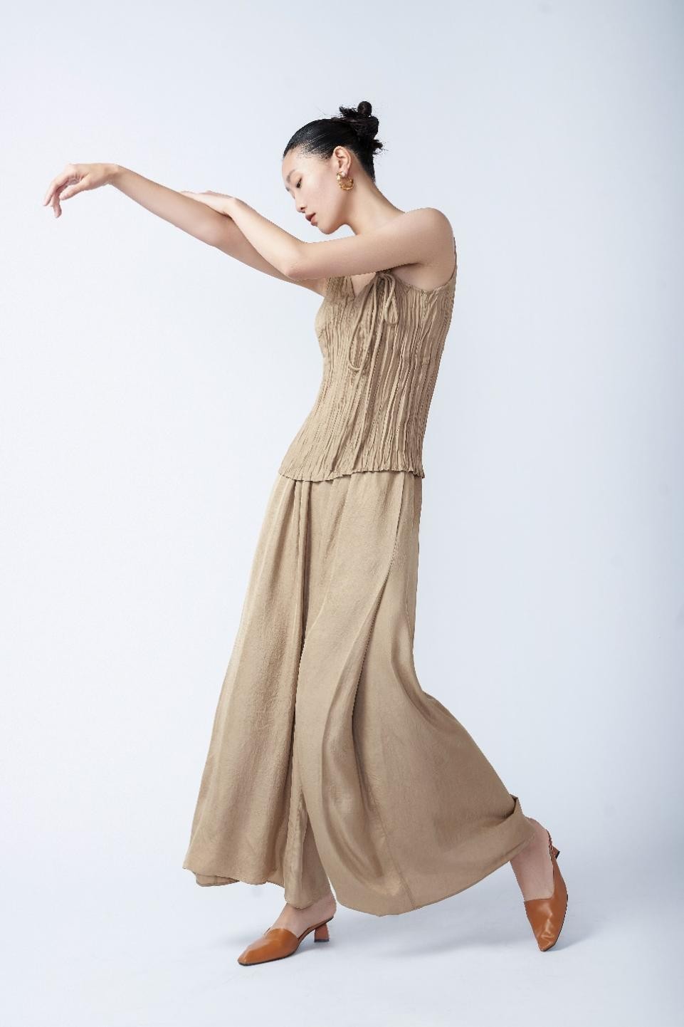 麦社女装直播间,东莞麦社女装