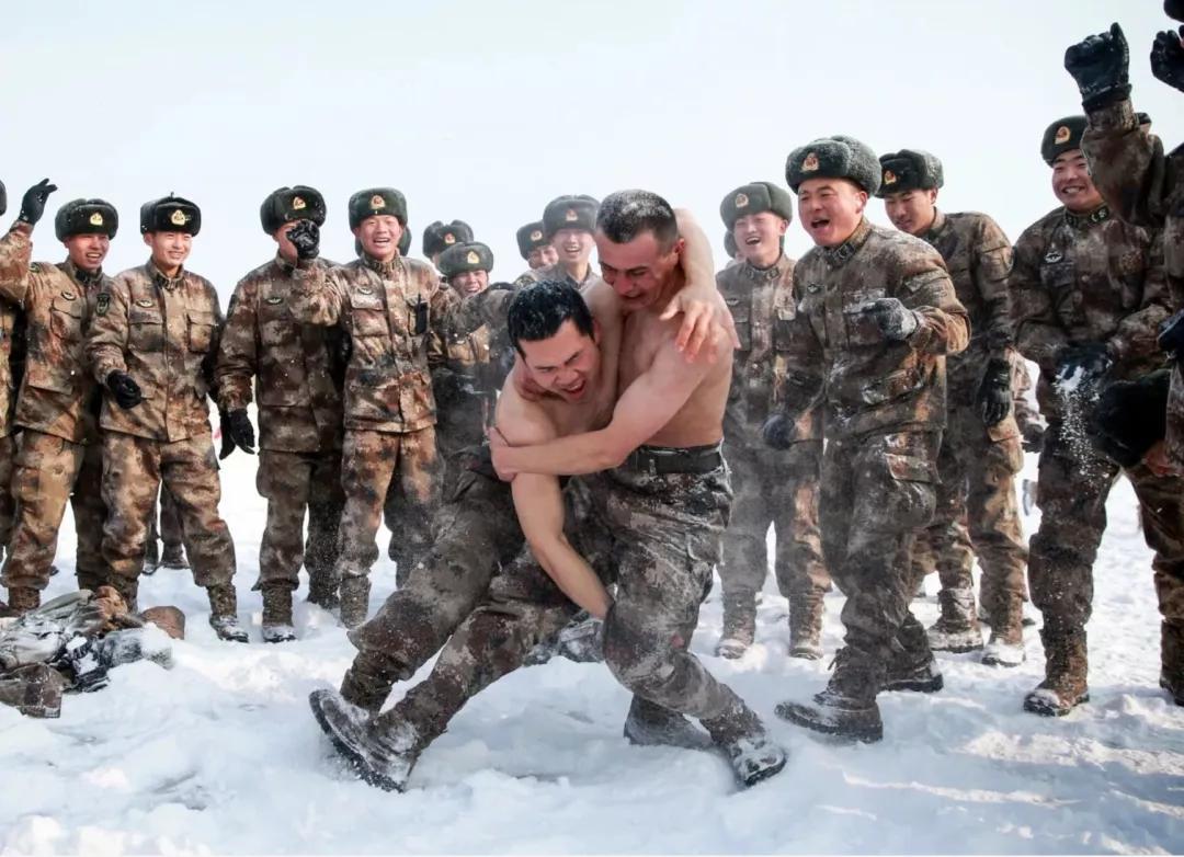 部队里打雪仗,部队打雪仗站岗
