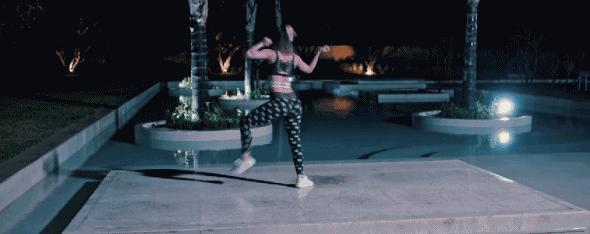 屁股太翘是缺什么,屁股越来越翘会不会有什么危险