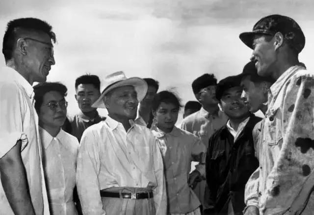 缅怀，*小平邓**逝世25周年！*小平邓**：我是中国人民的儿子