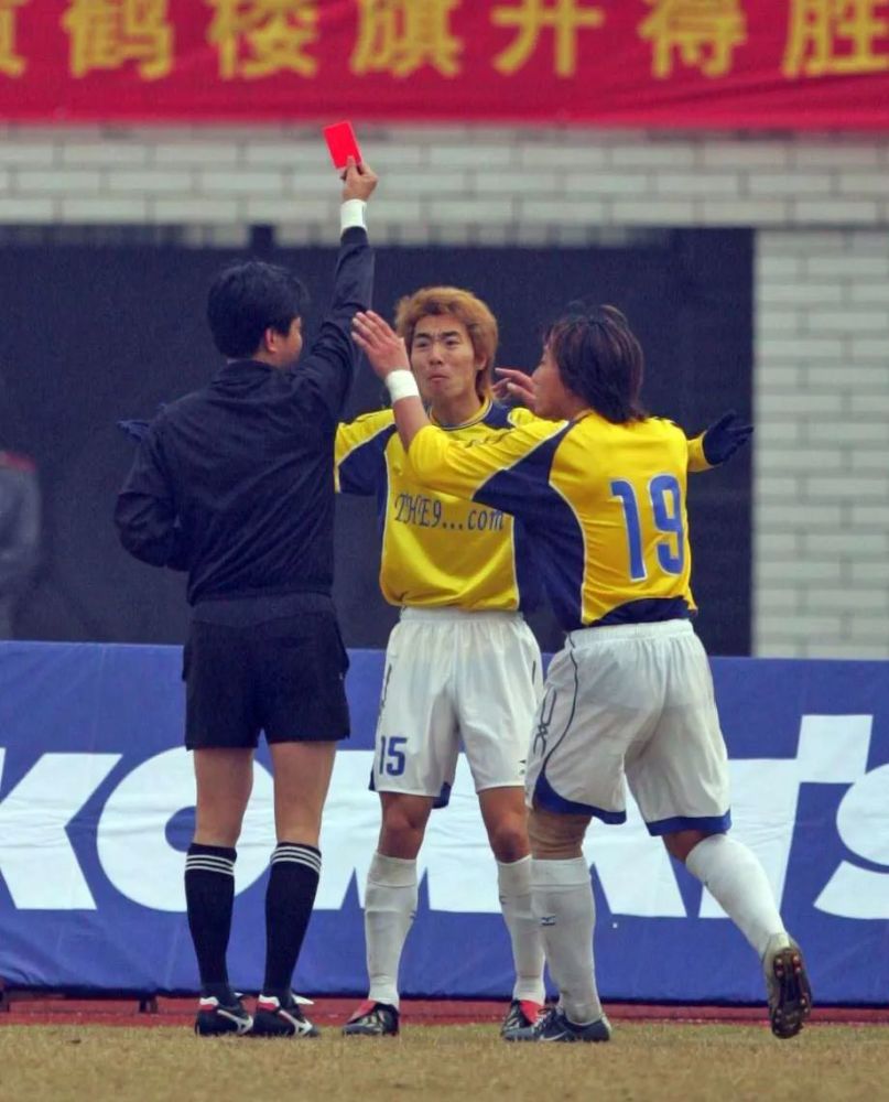 希金斯飓风袭击裁判,足球暴力事件打裁判