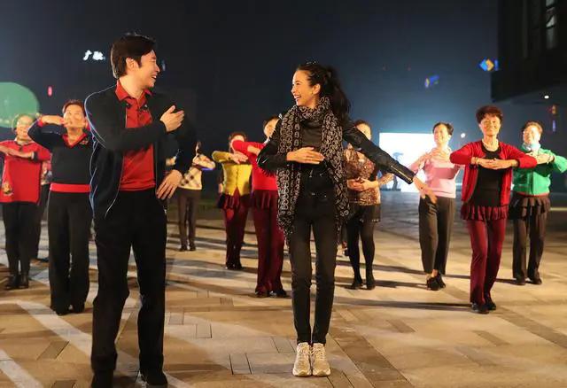 广场舞领舞的有钱吗,广场舞领舞的是不是赚钱的