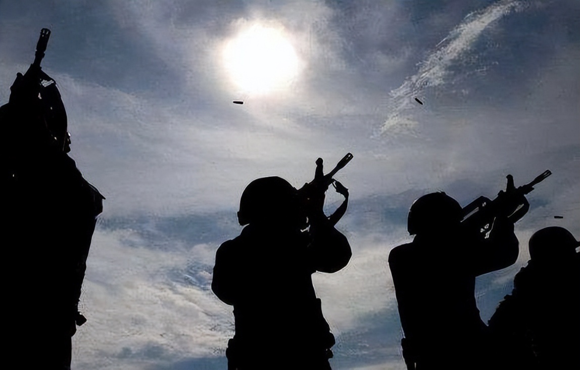 朝天放枪子弹落下会伤人吗,朝天上开枪子弹落下来会伤人吗