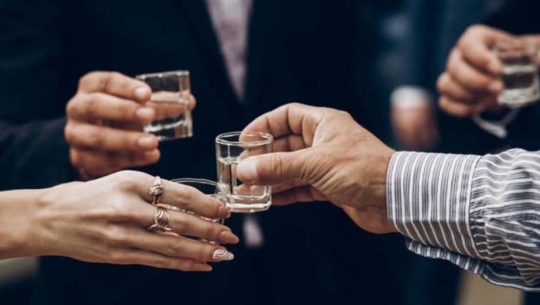 酒桌应酬如何解酒,酒桌应酬前吃什么解酒