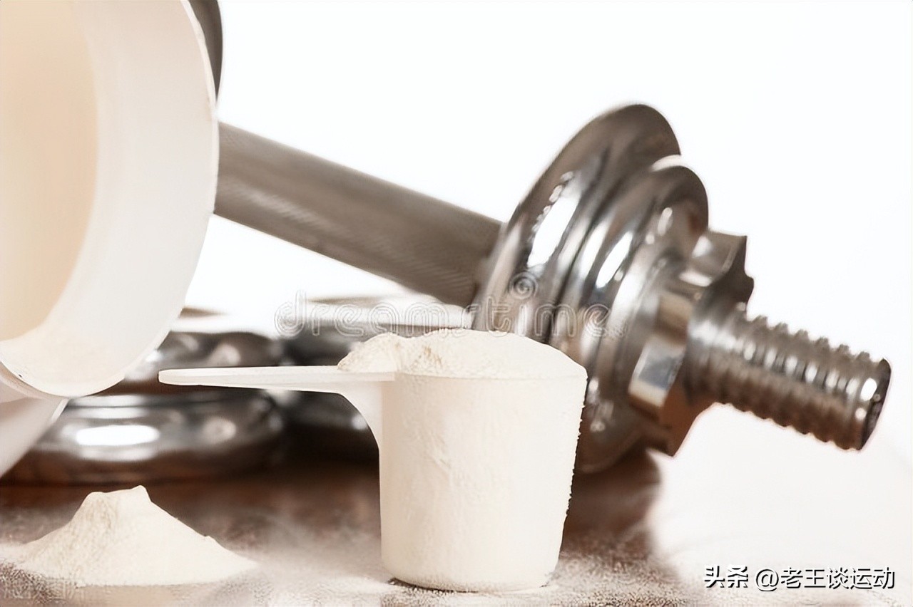 健身吃了增肌粉还需要吃几个鸡蛋,健身增肌是吃鸡蛋好还是蛋白粉好