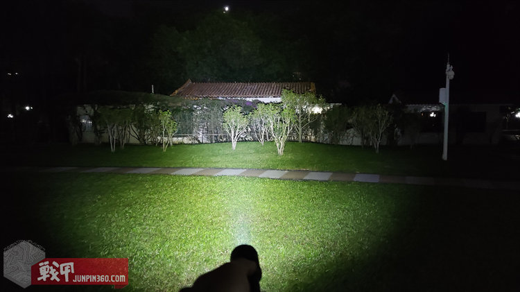 纳丽德手电筒p84充电的时候会亮不,纳丽德p84和p82哪个更值得入手