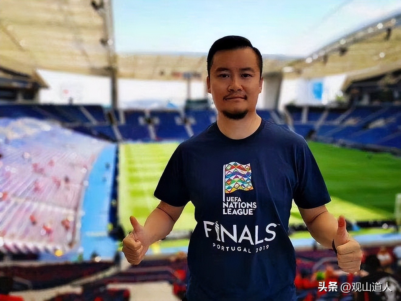 足球诗人贺炜到底读了多少书,足球诗人贺炜读书