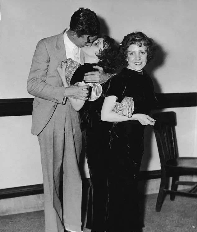 英国连体姐妹分离手术大结局,英国连体姐妹姐姐死后怎样