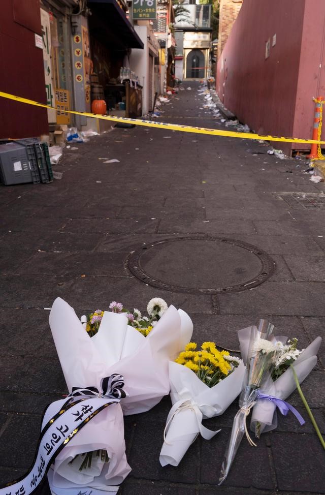 韩国首尔梨泰院踩踏事件最新消息,韩国艺人对梨泰院踩踏事件哀悼