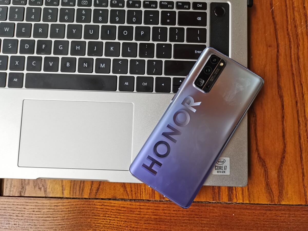 解码2023年手机市场的关键词,影音和手游,这是接下来的路线