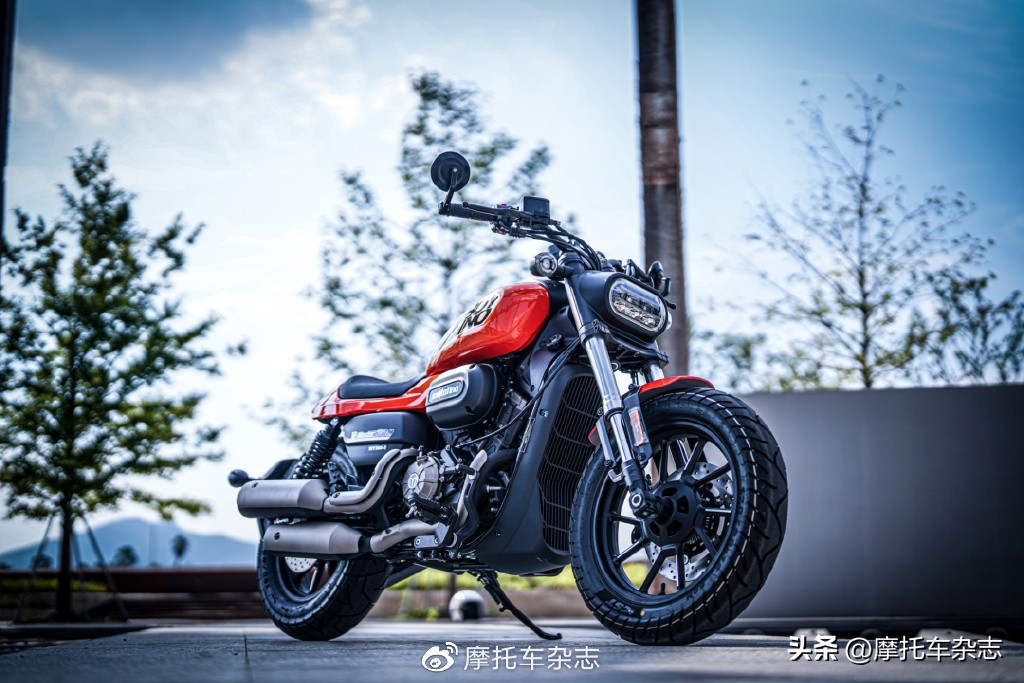 300mL级别国产巡航多了个选择——莫托菲诺小马300上市，售价23980元