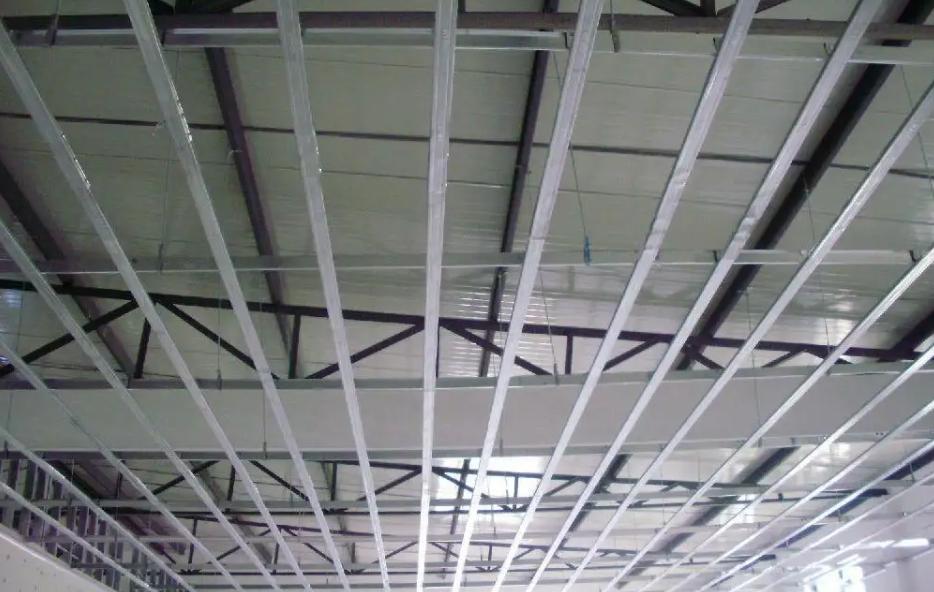 装修楼下天花板开裂谁的责任,楼上装修楼下天花板开裂怎么修补