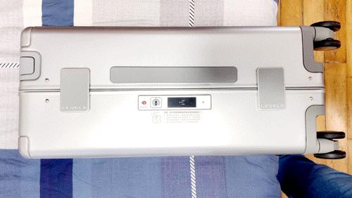 手机NFC解锁+移动办公平台：售价5K的地平线8号领航者登机箱测评