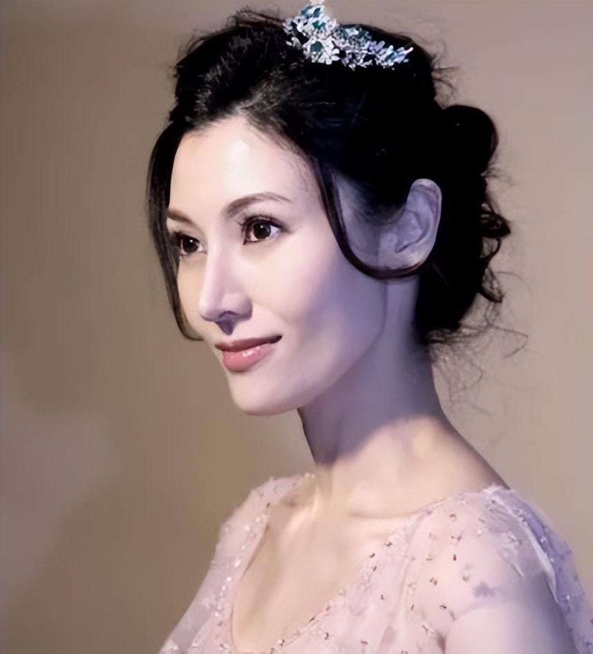 从五官怎么看出女人富贵相,女人五官富贵的表现