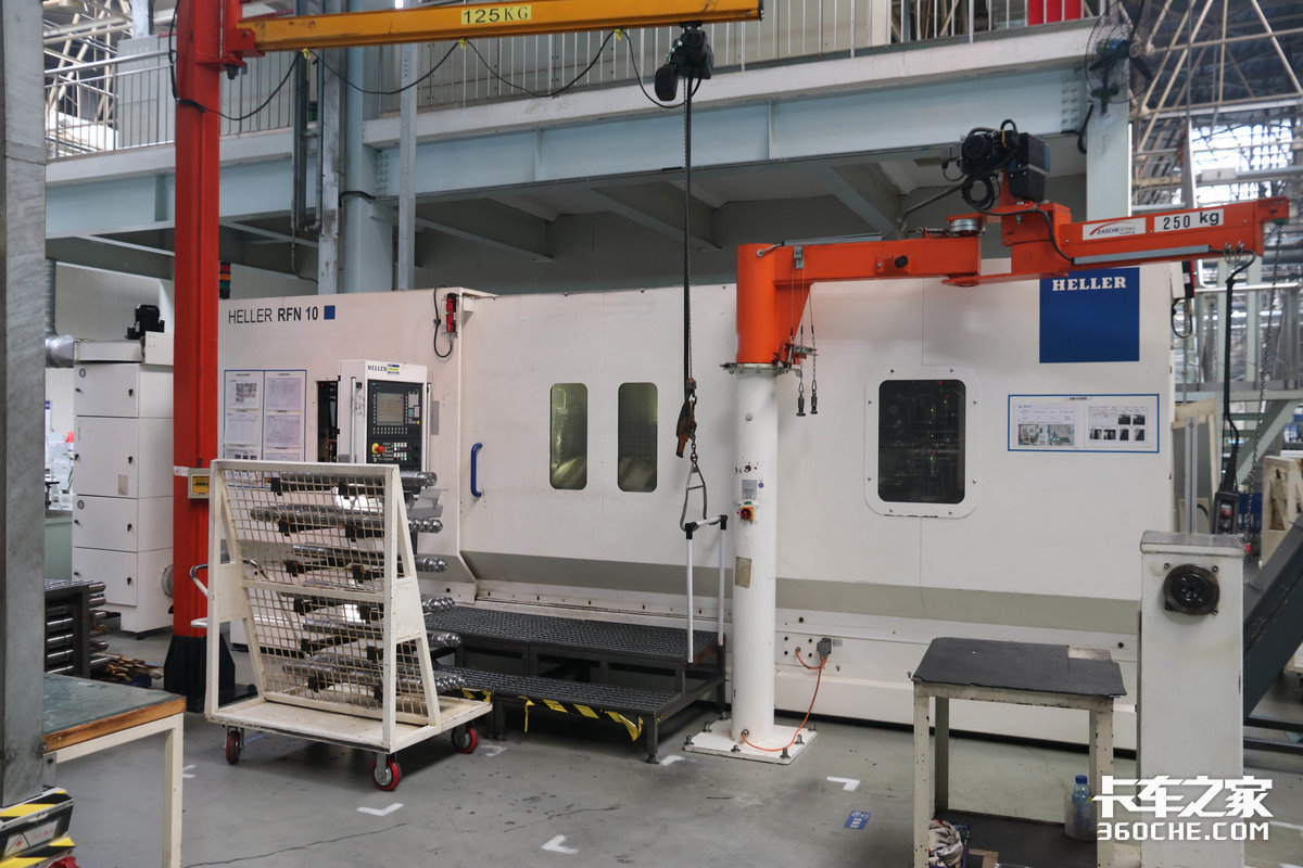 一汽工厂参观,大柴劲威发动机