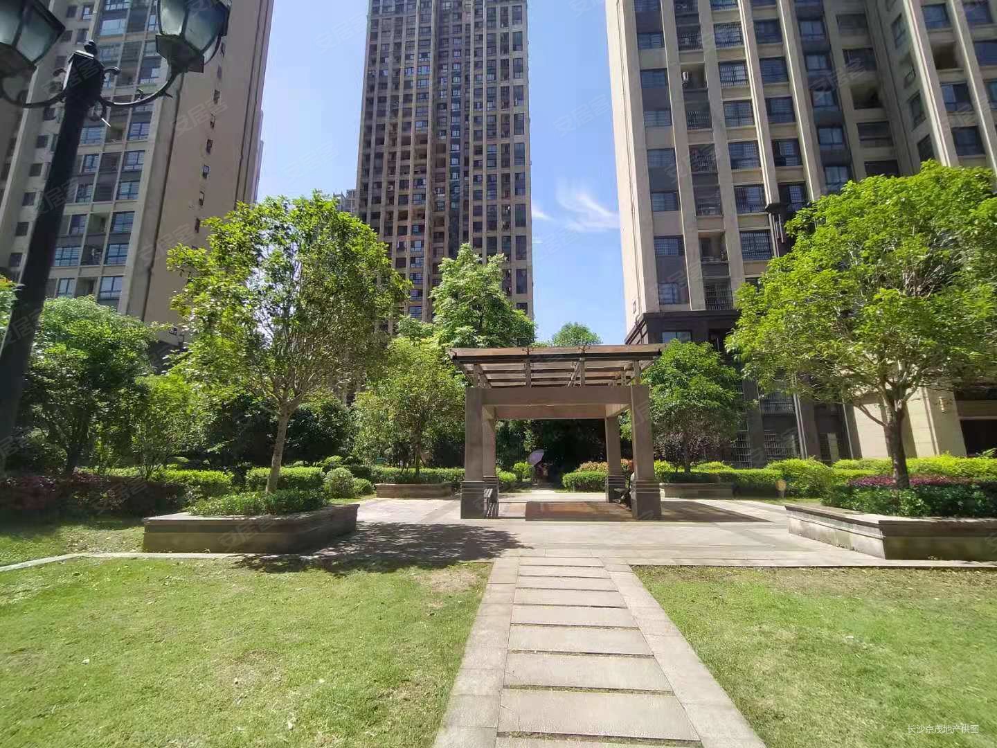 7折尊享岳麓西天麓小区法拍房精装大三房拧包入住