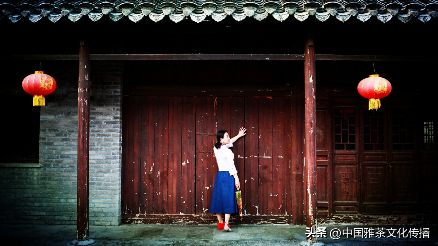 往事越千年人生弹指间意思解释,往事越千年人生弹指间的含义