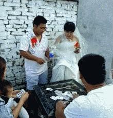 穿泳衣还可以穿内衣吗,穿泳衣和穿内衣有什么不同