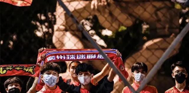 中超十大感人场面,中超2017赛季感动瞬间