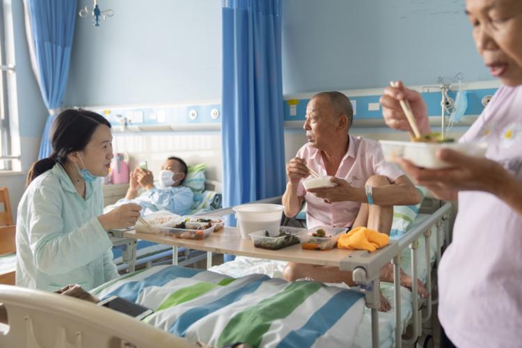 鼻咽癌早期五大症状能活多久,鼻咽癌早期五大症状能治好吗