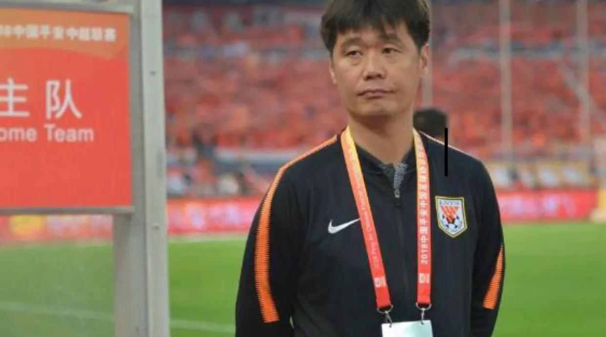 李霄鹏为什么离开泰山队,泰山队主教练李霄鹏去哪儿了