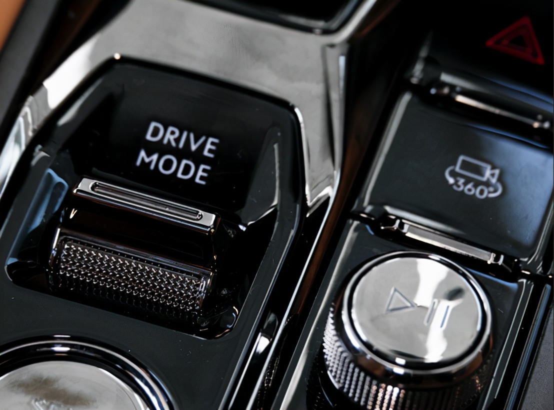 传祺gs8和领克09哪个发动机好,传祺gs8对比领克09