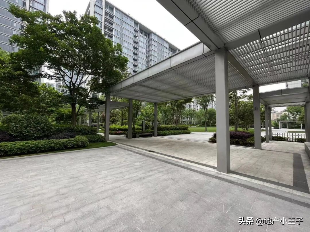 梧桐郡和梧桐公馆有什么区别,梧桐郡看江景