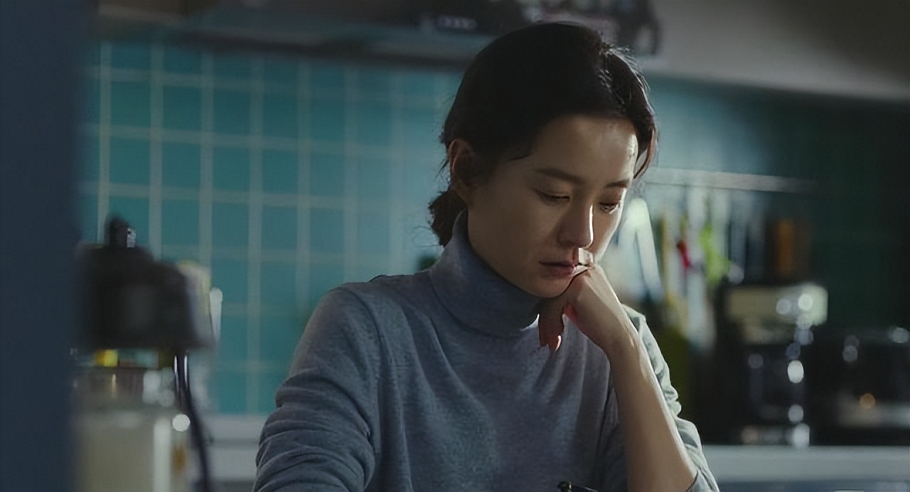 35岁二胎妈妈深夜哭了,35岁的二胎妈妈哭了