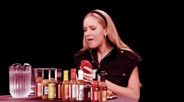 穿人字拖穿出女神范儿,穿人字拖的小姐姐