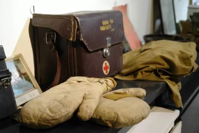 十三四岁知青下乡,知青中学生