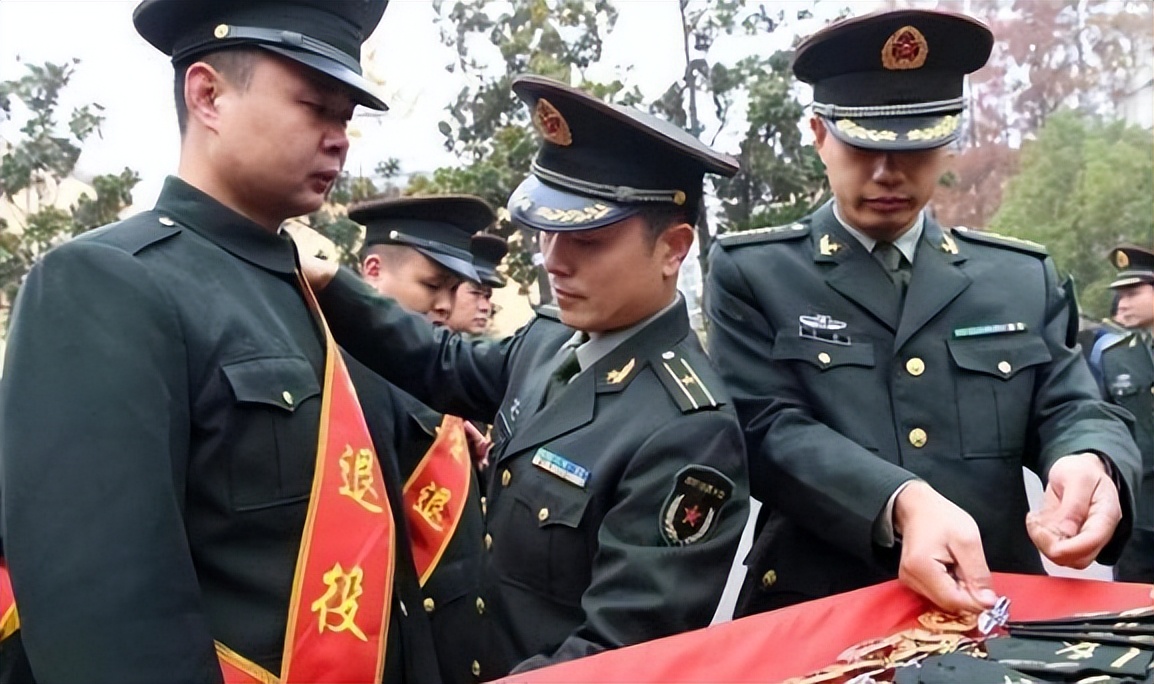 这些单位不隶属任何军种,也不属于*警武**,但都具备军人地位