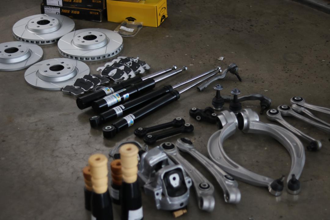 奥迪q5老款整车大改,旧奥迪q5翻新改造