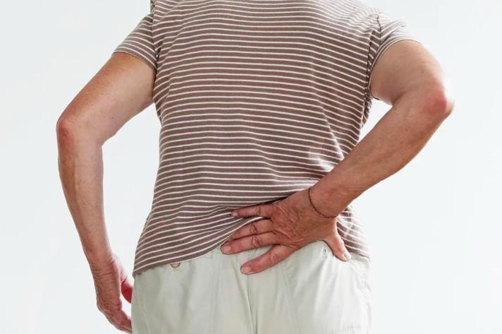 老年人得疱疹两个月了手上还是疼,老年人得了疱疹隔三差五好不了