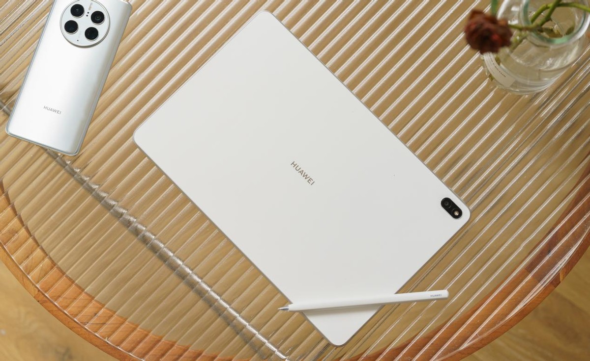 华为huaweimatebooke值得入手吗,华为matebooke和matebook13s对比