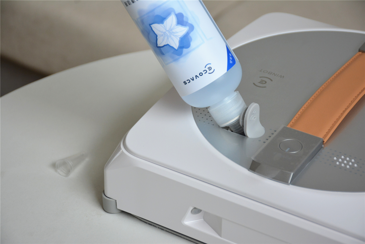 科沃斯擦窗教程,双向自动喷水擦玻璃