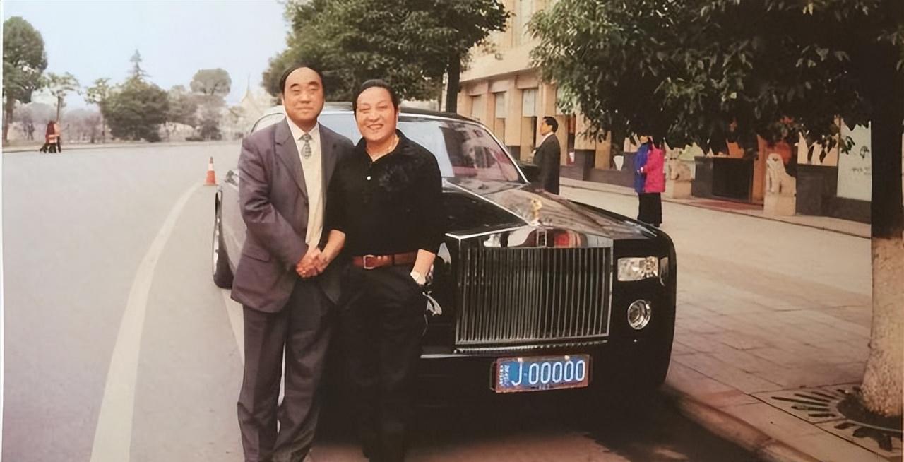 大师王林给女星们“开光”的！一丝不挂用酒画符，场面炸裂！